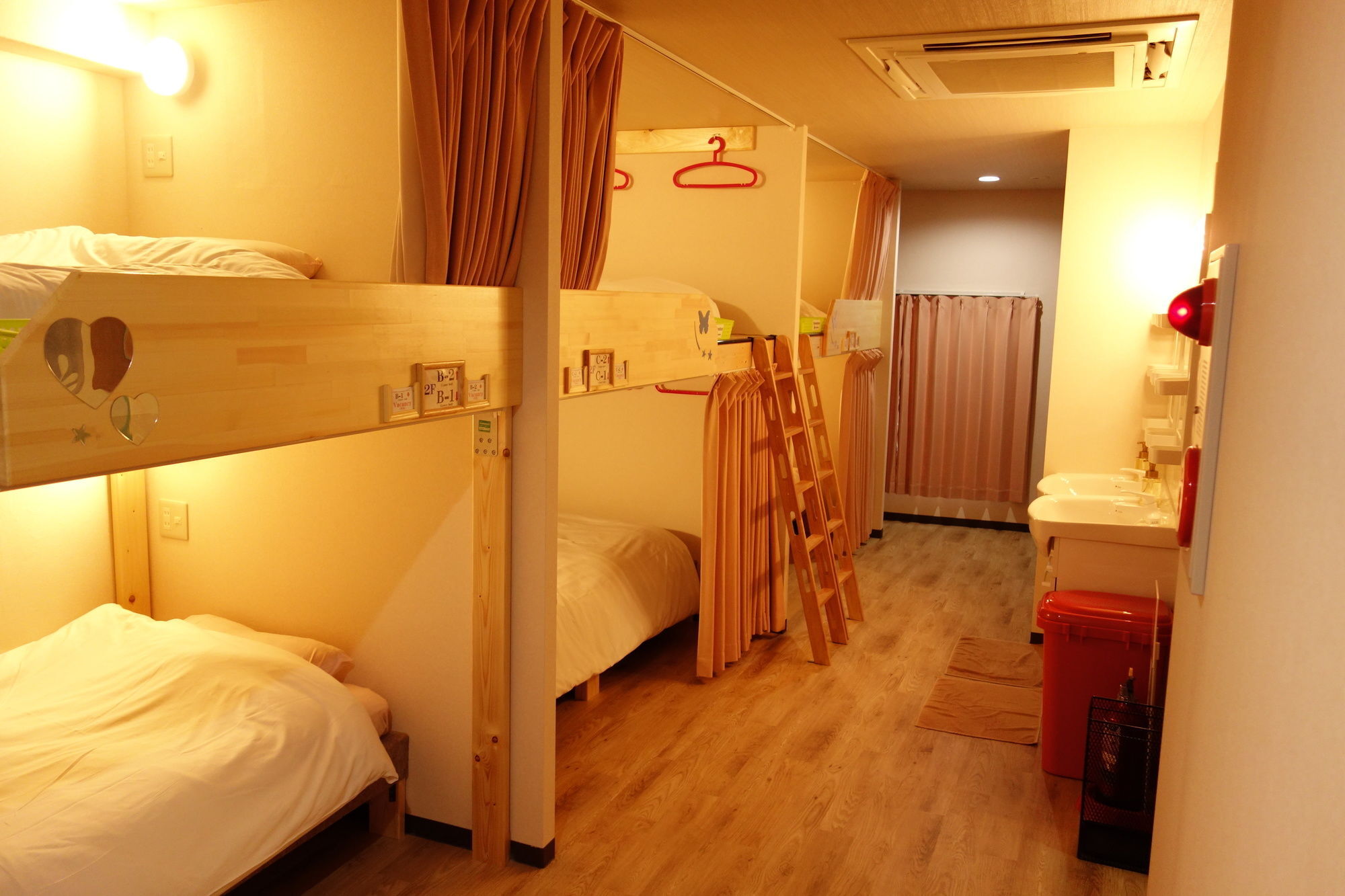 Hotel Kens House Osaka Esterno foto